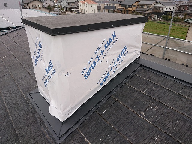 防水シートを施工した換気塔